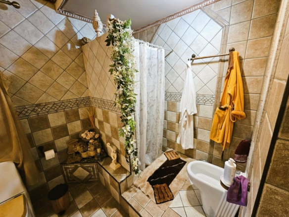 2-bedroom Villa In Gazi, Greece (500 M²)