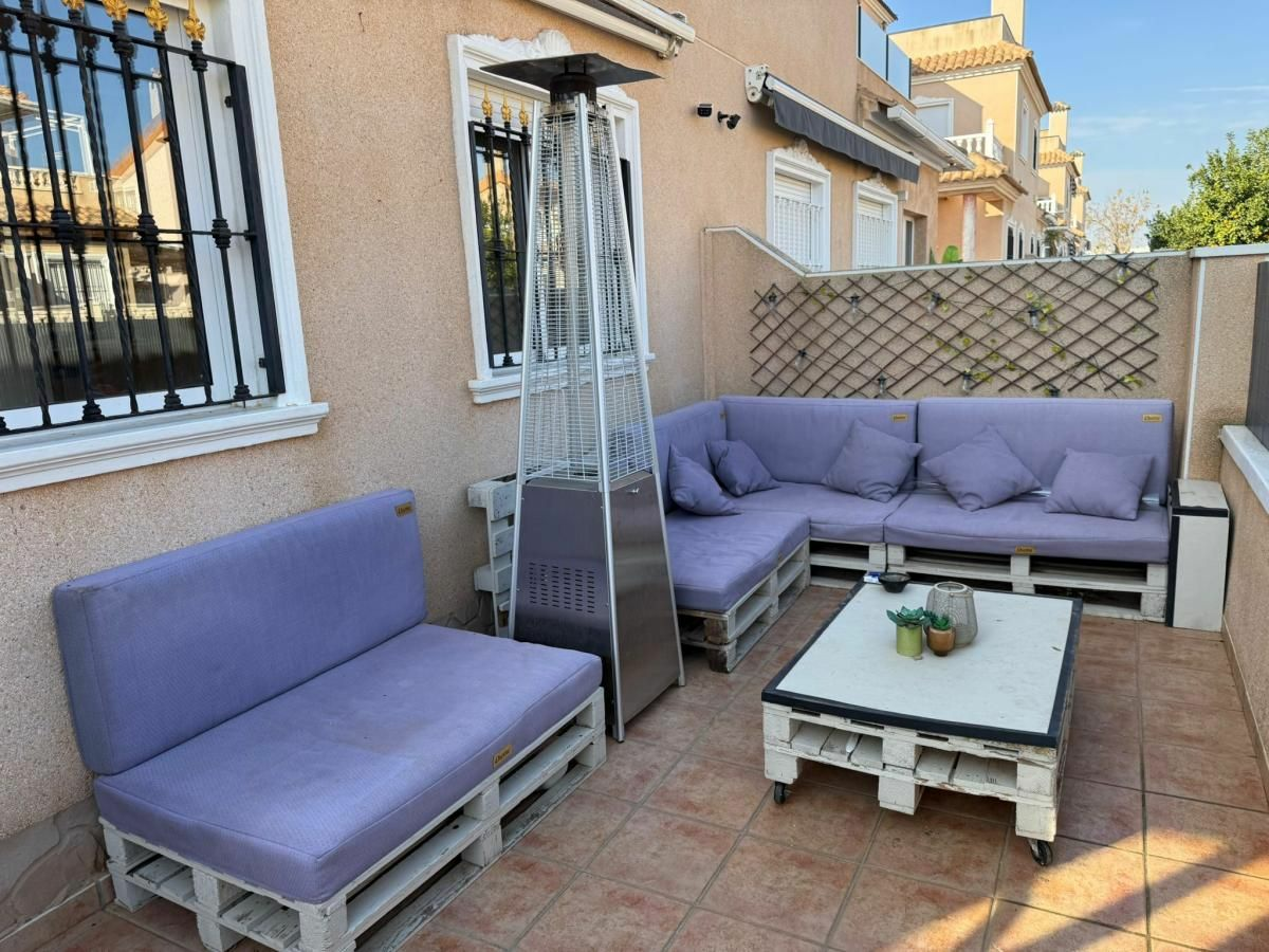 2-bedroom Villa In Pilar De La Horadada, Spain (96 M²)