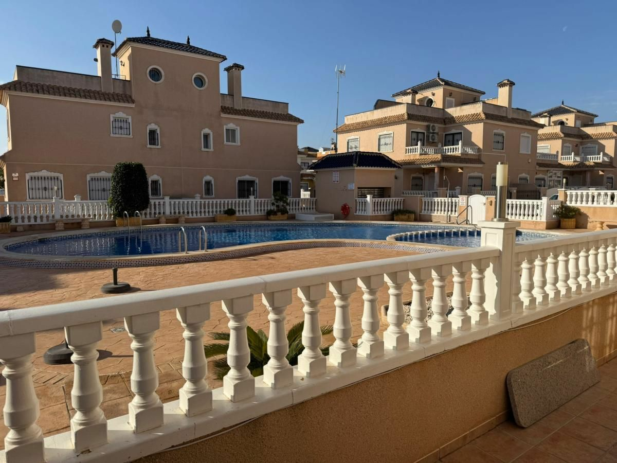 2-bedroom Villa In Pilar De La Horadada, Spain (96 M²)
