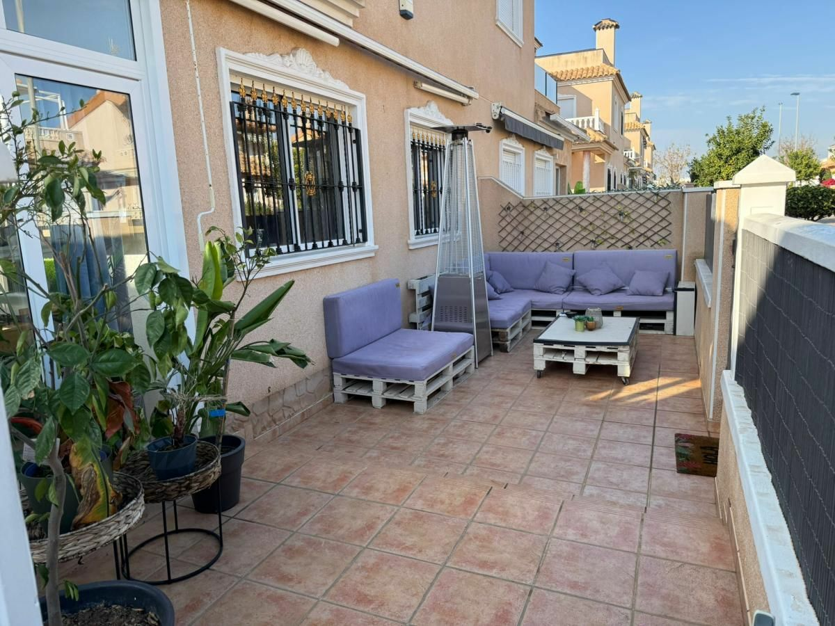 2-bedroom Villa In Pilar De La Horadada, Spain (96 M²)