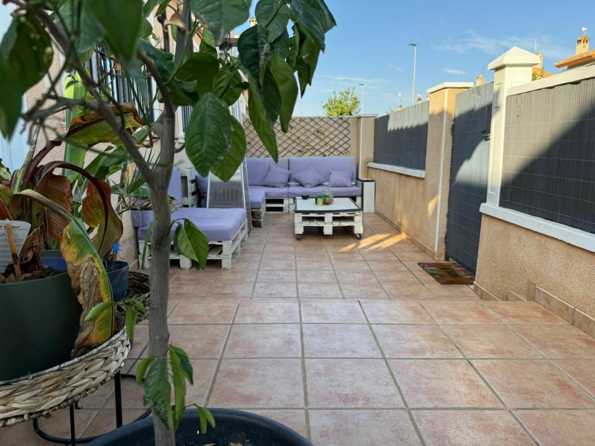 2-bedroom Villa In Pilar De La Horadada, Spain (96 M²)
