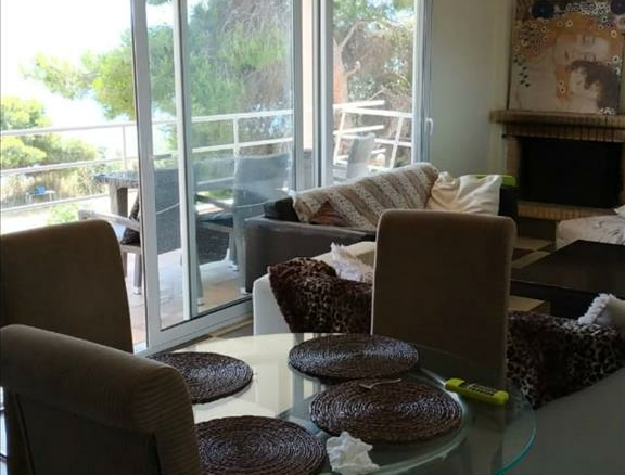 Building In Agioi Theodoroi, Greece (480 M²)