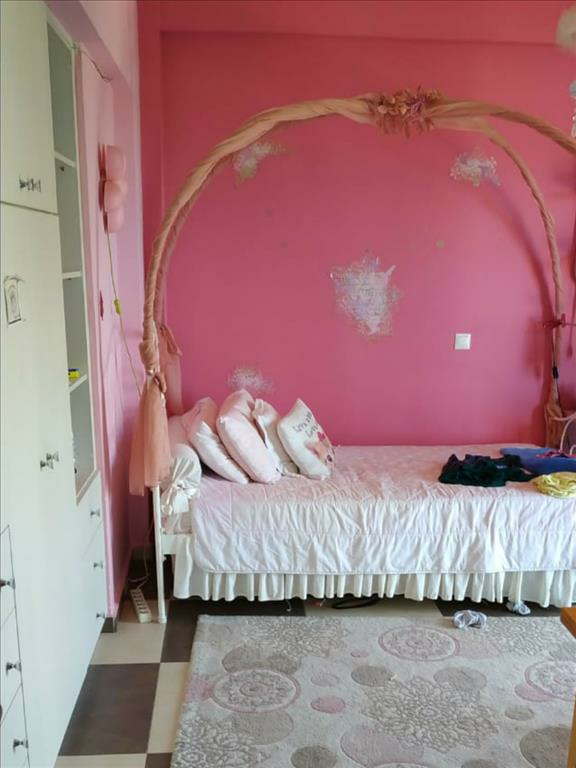 Building In Agioi Theodoroi, Greece (480 M²)