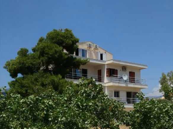 Building In Agioi Theodoroi, Greece (480 M²)