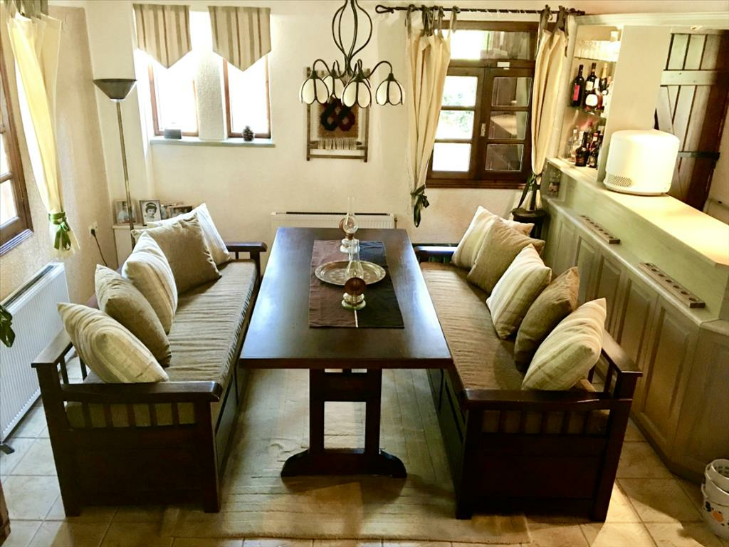 Business In Arachova, Greece (234 M²)