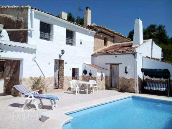 5-bedroom Finca In Yecla, Spain (514 M²)