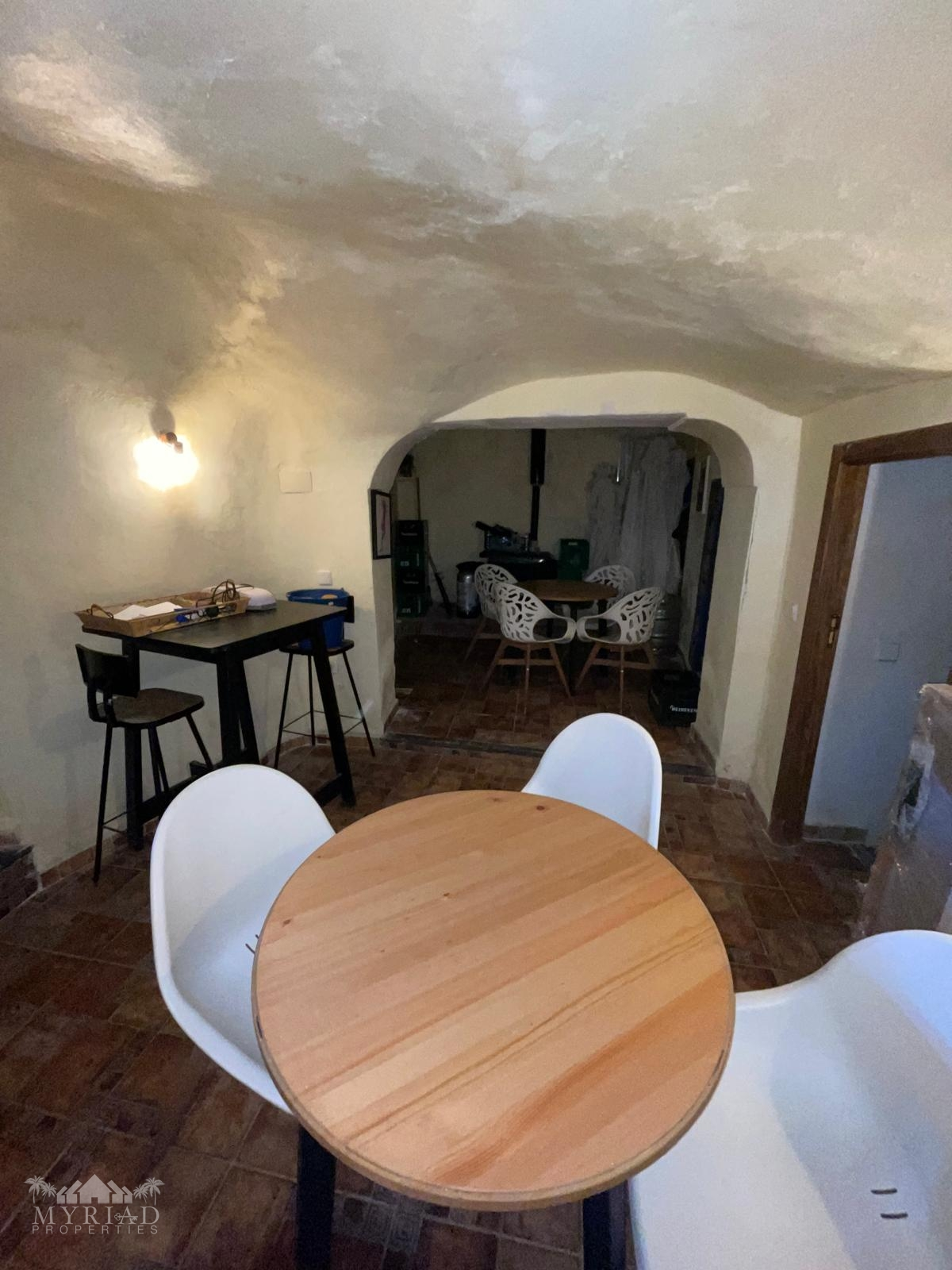 6467_0e0b267e-3c72-48d8-8298-2e497b0bc78d-8f006a Commercial In Pinoso, Spain (160 M²)