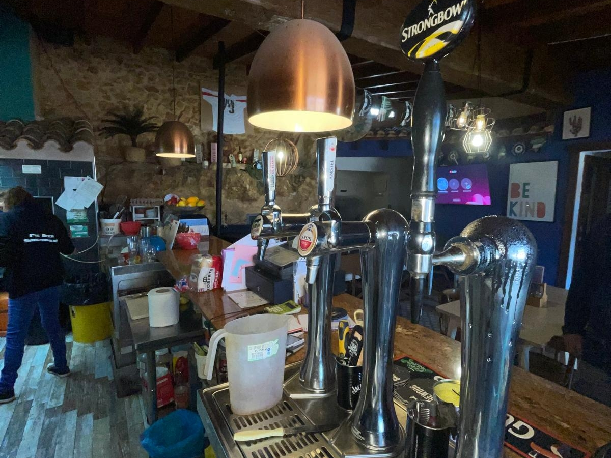 Commercial In Pinoso, Spain (160 M²)