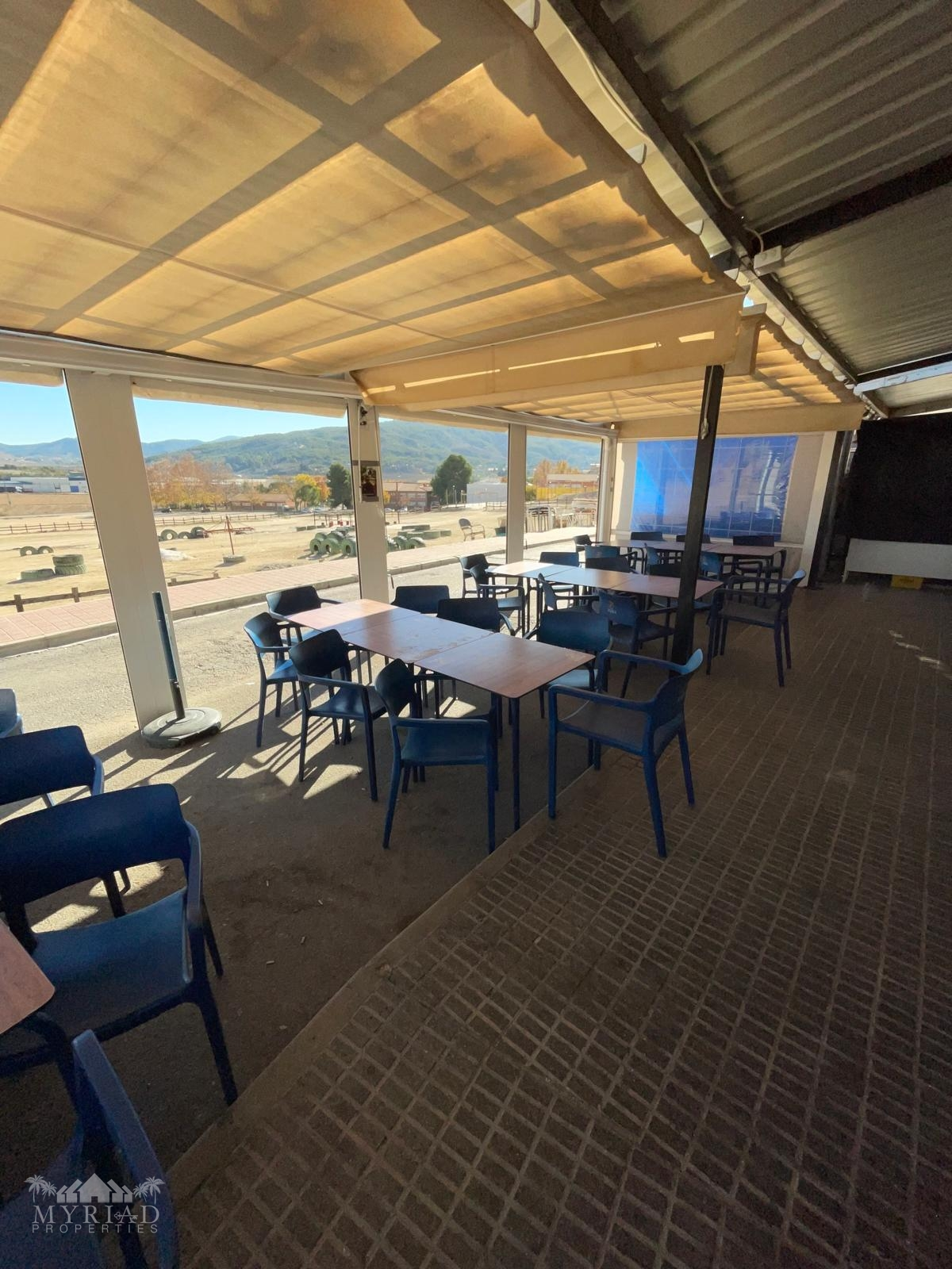 6467_6c427406-f358-430e-b8ad-0a23b5705648-fb614b Commercial In Pinoso, Spain (160 M²)