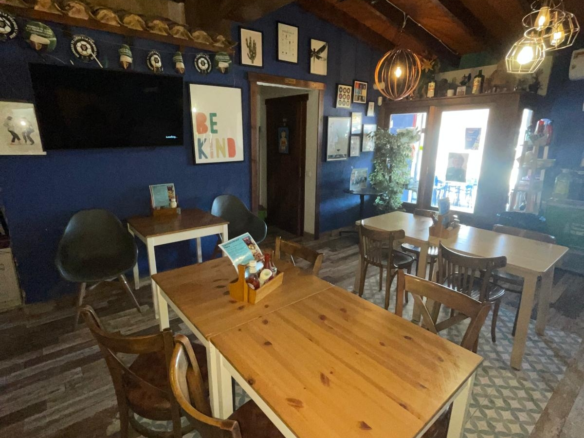 Commercial In Pinoso, Spain (160 M²)