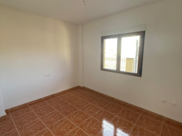 4-bedroom Townhouse In Pinoso, Spain (158 M²)