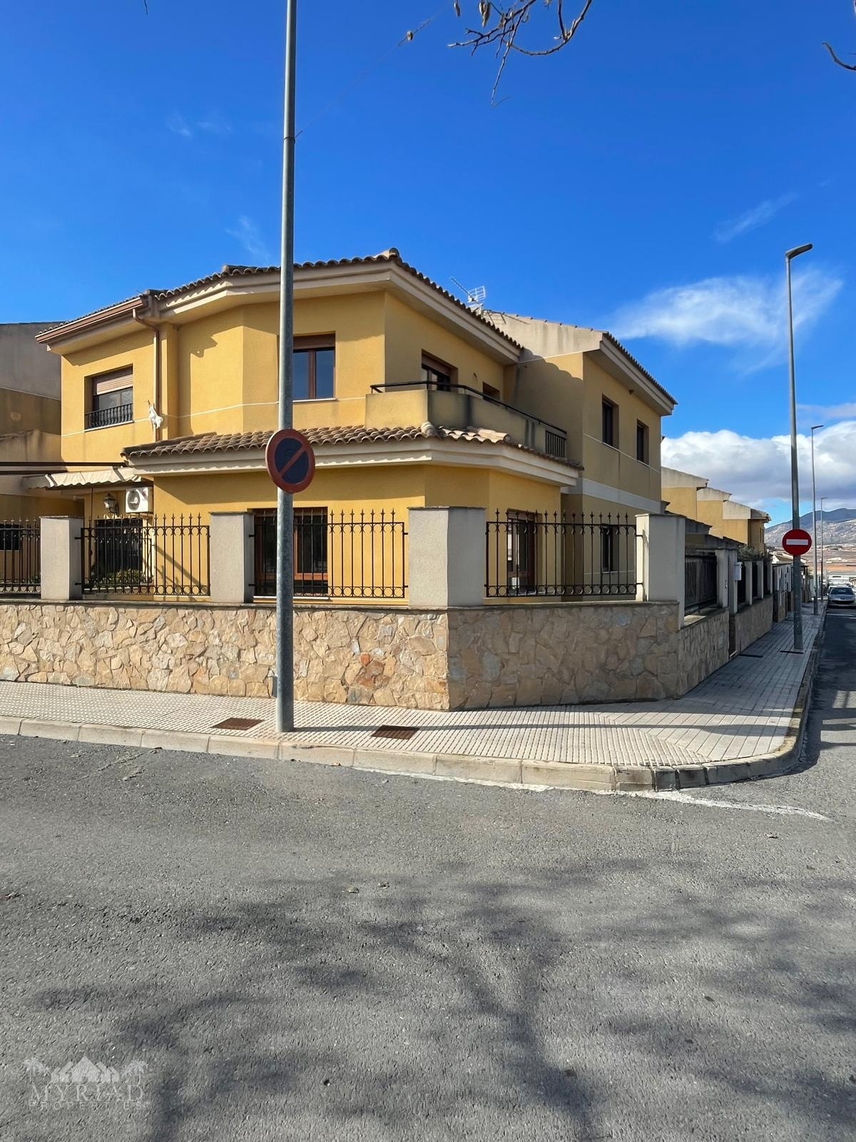 4-bedroom Townhouse In Pinoso, Spain (158 M²)