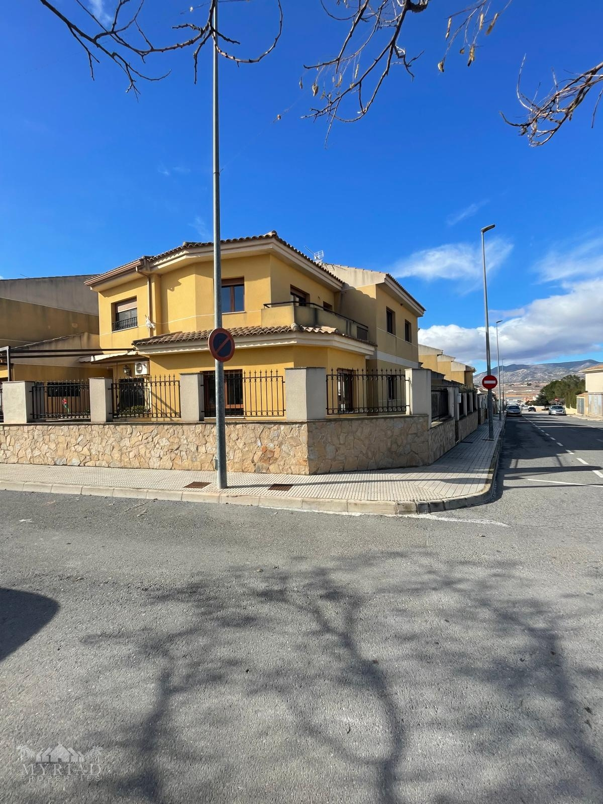 4-bedroom Townhouse In Pinoso, Spain (158 M²)