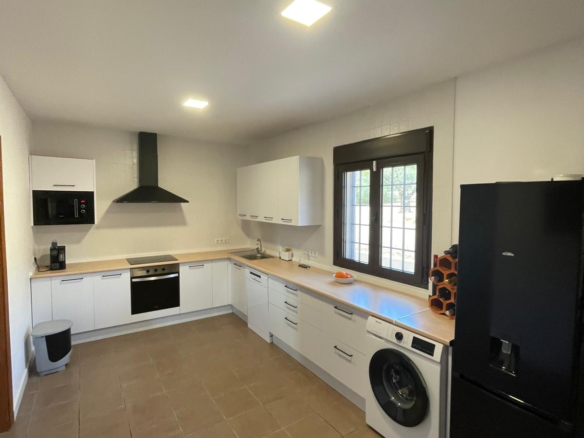 4-bedroom Detached Villa In Macisvenda, Spain (150 M²)