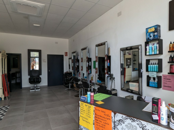 Commercial In Lo Crispin, Spain (69 M²)