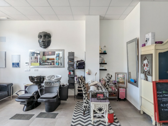 Commercial In Lo Crispin, Spain (69 M²)