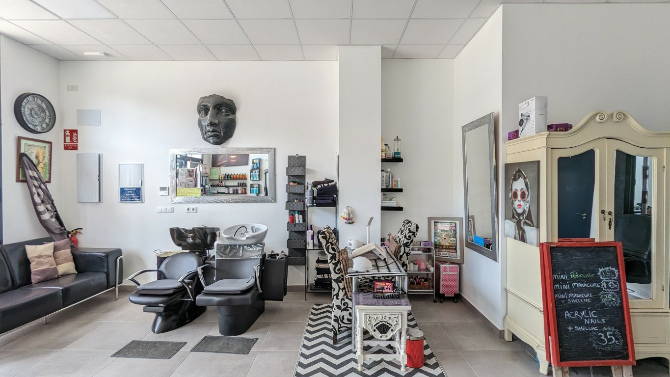 Commercial In Lo Crispin, Spain (69 M²)