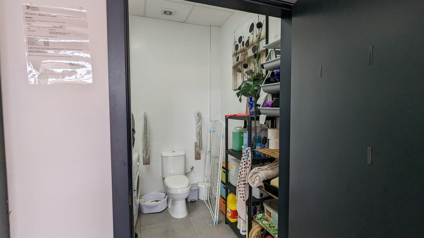 Commercial In Lo Crispin, Spain (69 M²)