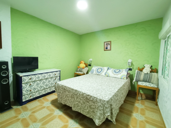 3-bedroom Detached Villa In Barinas, Spain (116 M²)