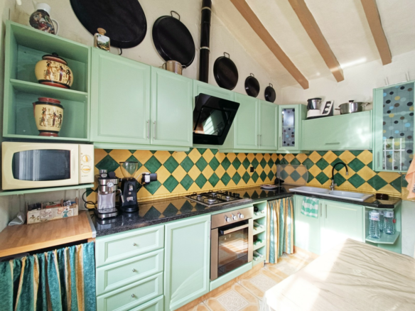 3-bedroom Detached Villa In Barinas, Spain (116 M²)