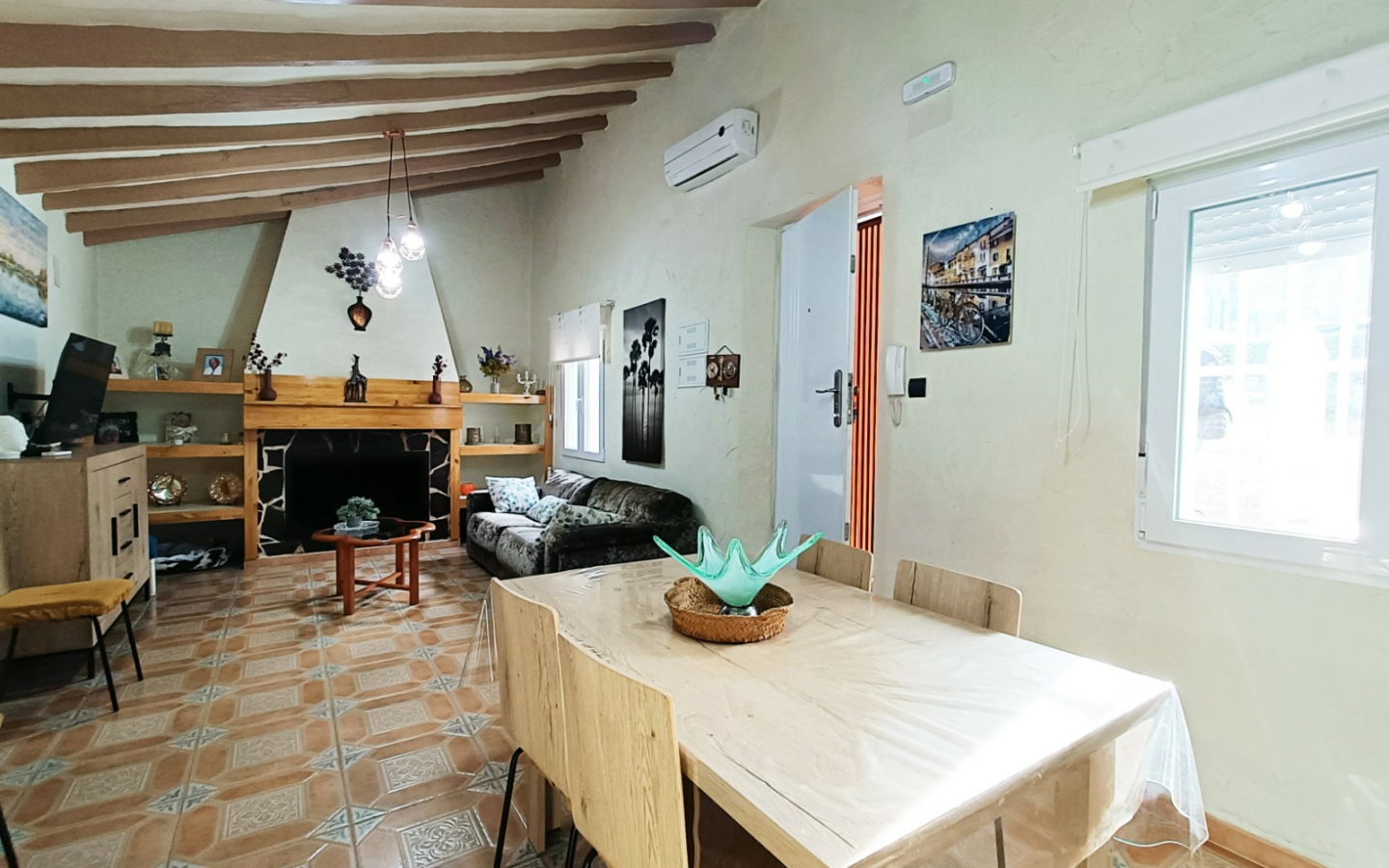 3-bedroom Detached Villa In Barinas, Spain (116 M²)
