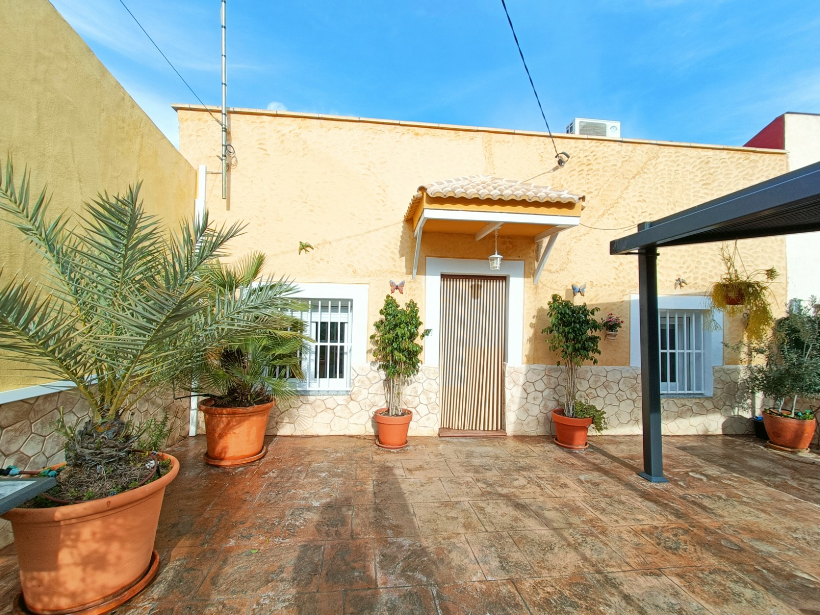 3-bedroom Detached Villa In Barinas, Spain (116 M²)