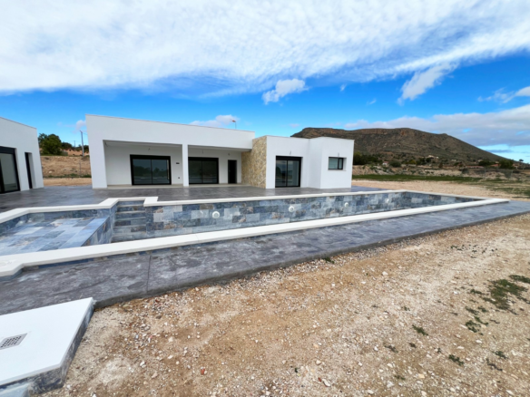 3-bedroom Detached Villa In Aspe, Spain (190 M²)