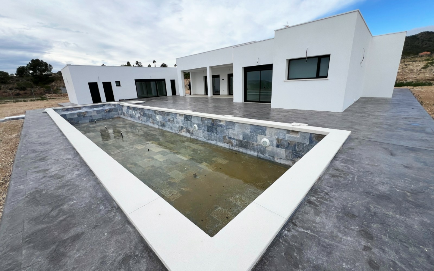 3-bedroom Detached Villa In Aspe, Spain (190 M²)