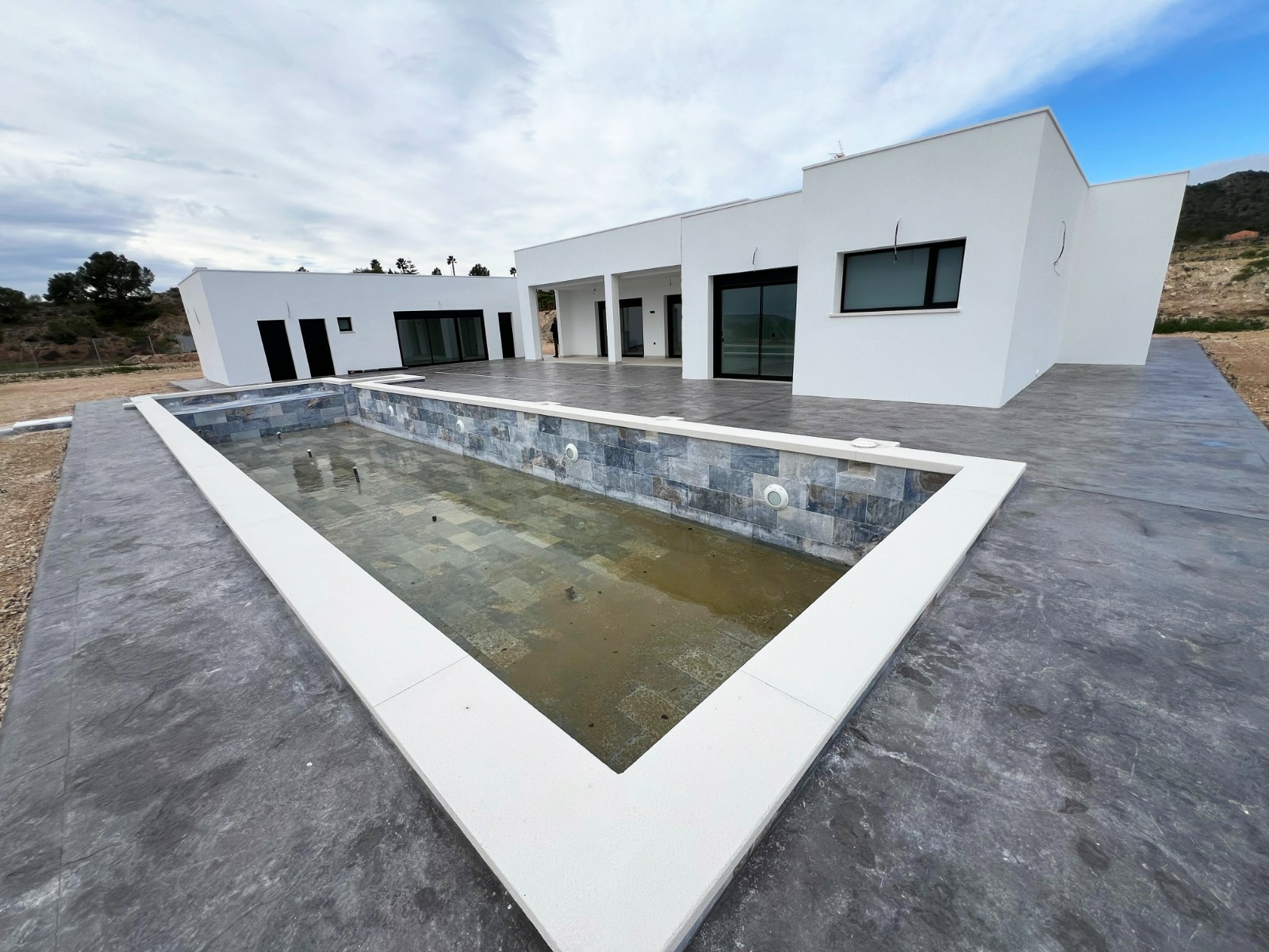 3-bedroom Detached Villa In Aspe, Spain (190 M²)