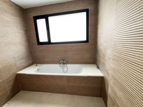3-bedroom Detached Villa In Aspe, Spain (190 M²)