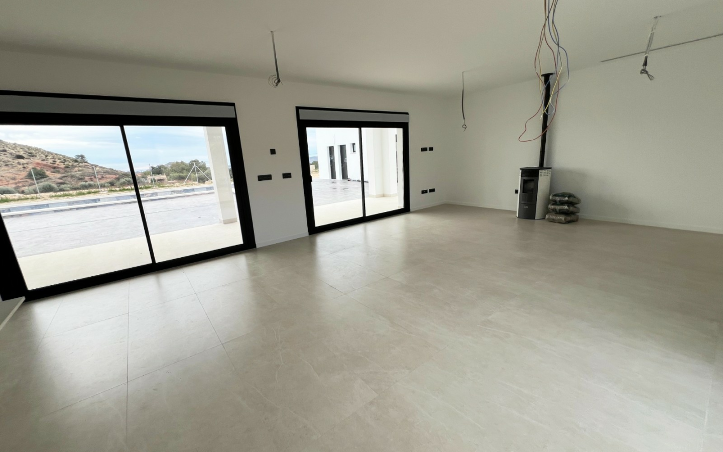 3-bedroom Detached Villa In Aspe, Spain (190 M²)