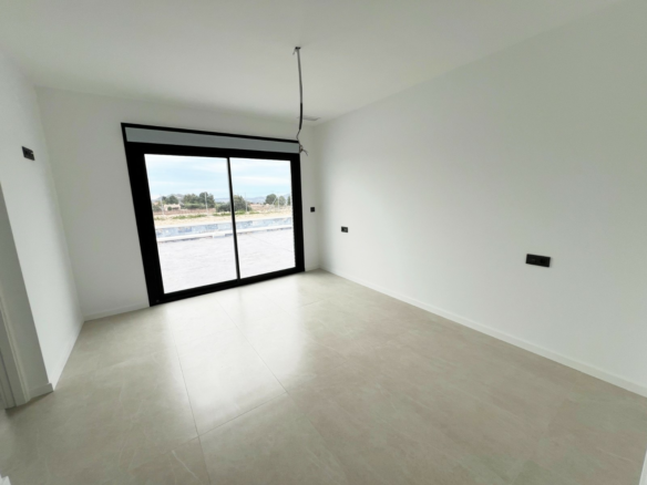 3-bedroom Detached Villa In Aspe, Spain (190 M²)