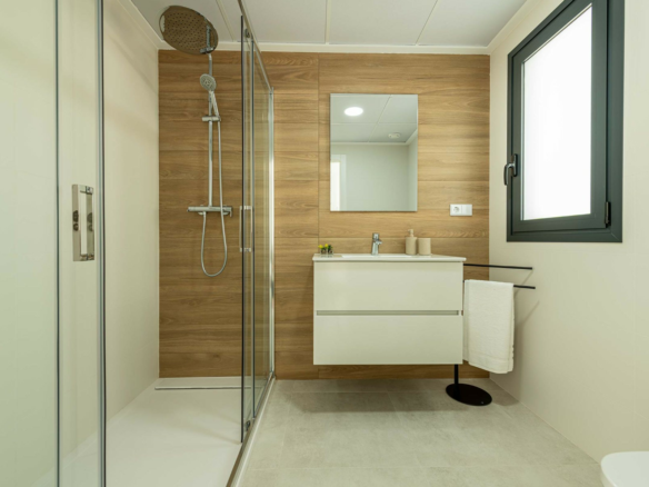 3-bedroom Townhouse In Cox, Spain (178 M²)