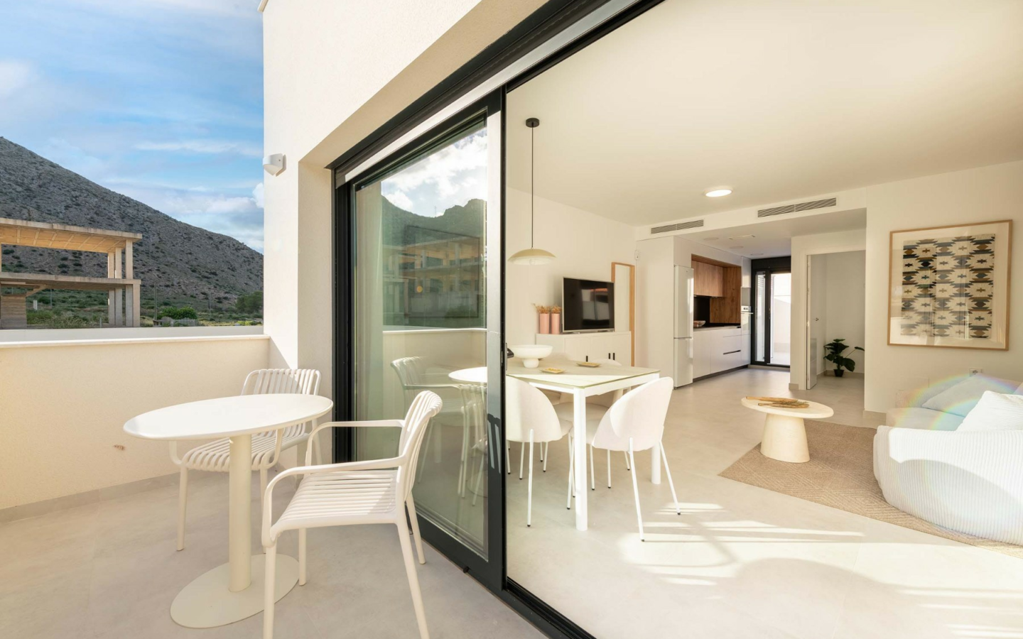3-bedroom Townhouse In Cox, Spain (178 M²)