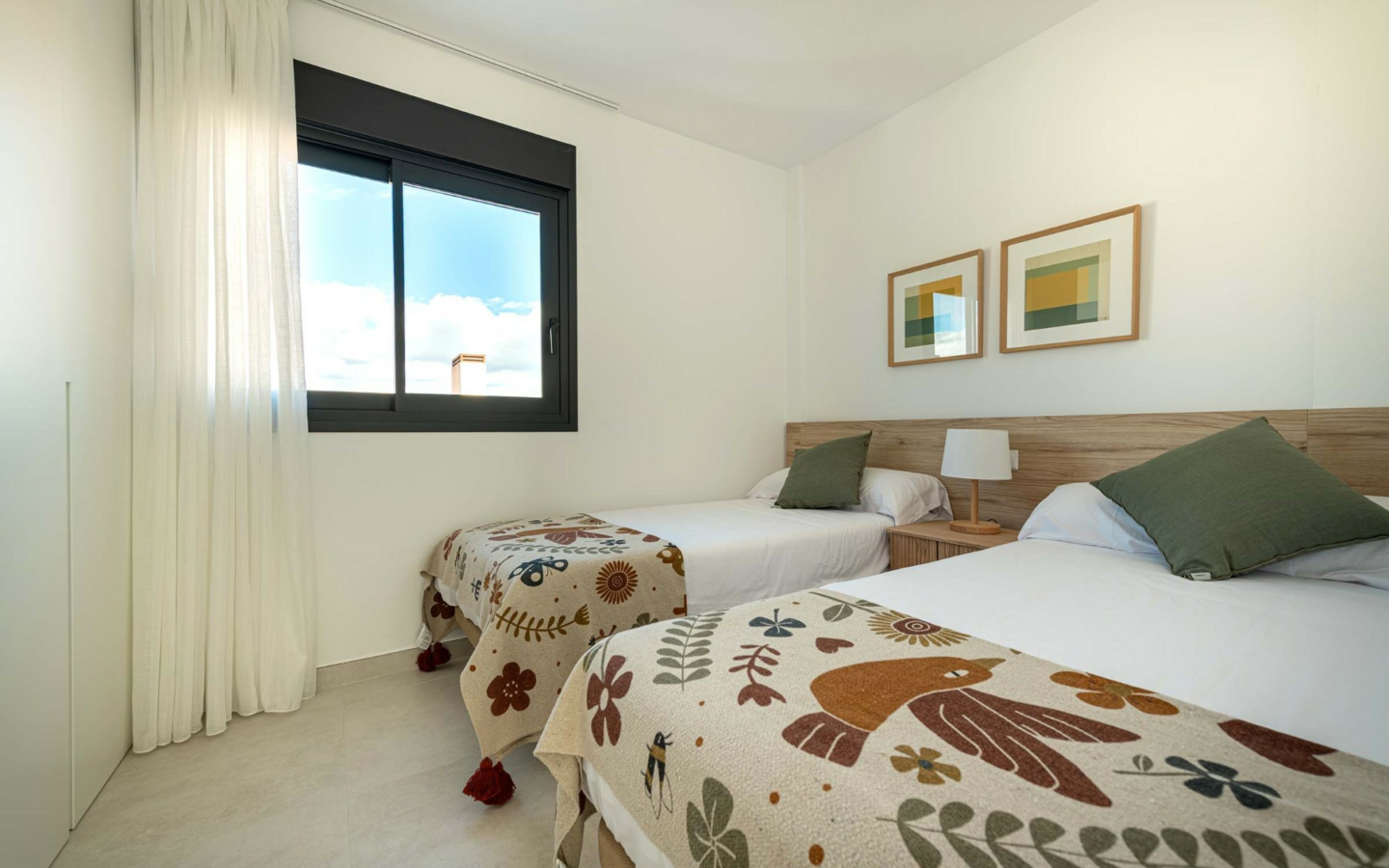 3-bedroom Townhouse In Cox, Spain (178 M²)