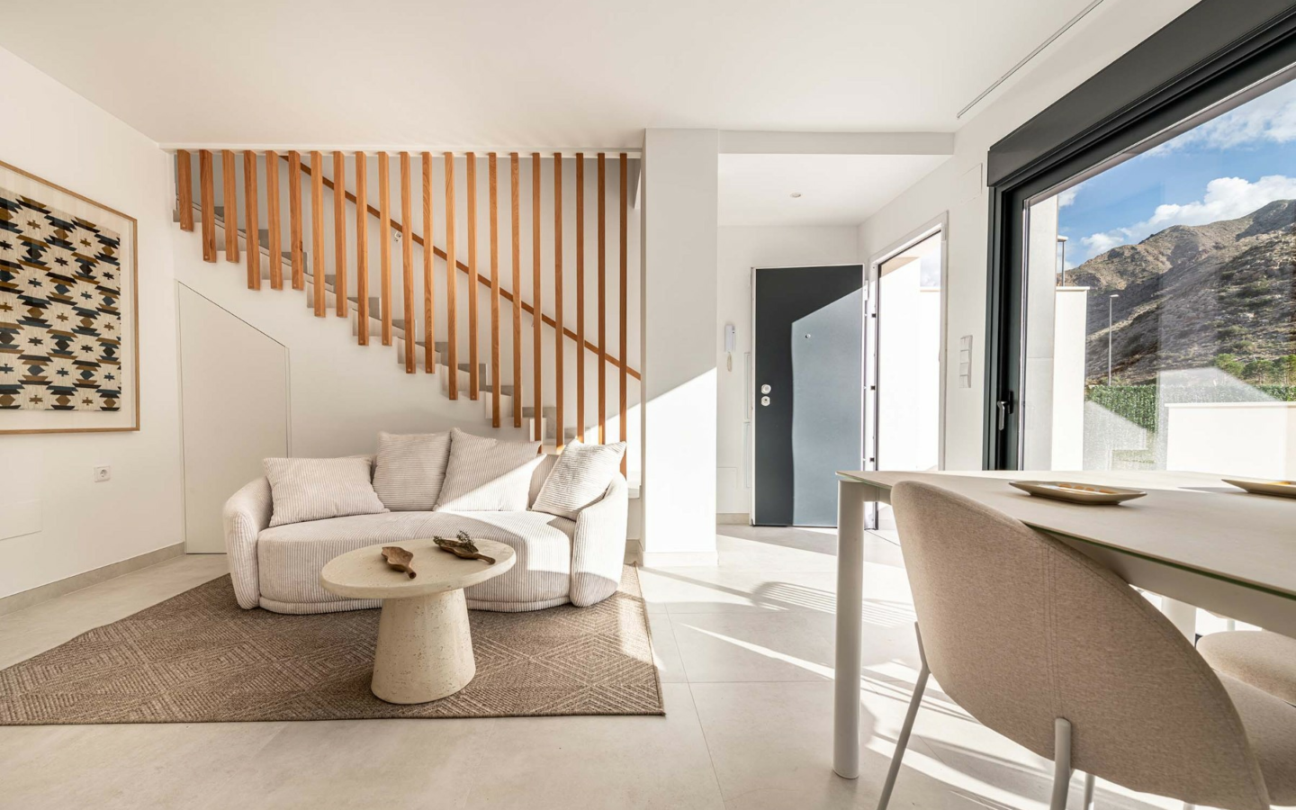 3-bedroom Townhouse In Cox, Spain (178 M²)