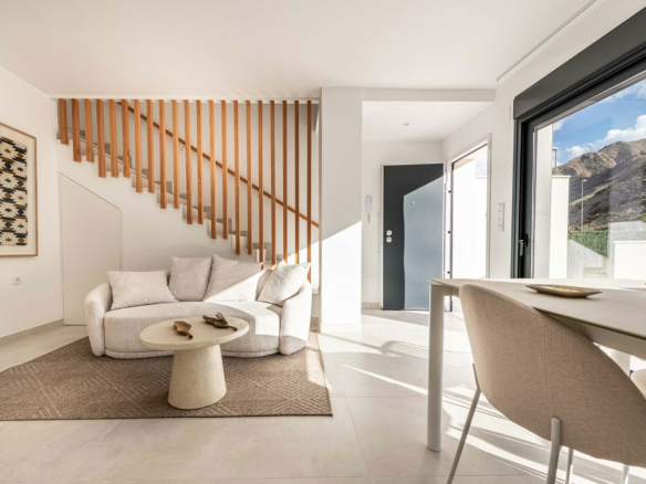 3-bedroom Townhouse In Cox, Spain (178 M²)