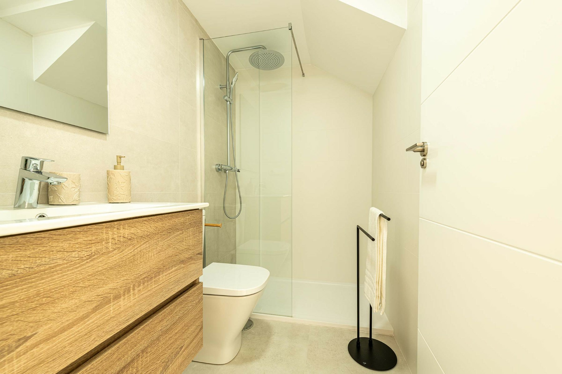 o_1jiffl9f21r5e107lduf17bpp9u2j-283c67 3-bedroom Townhouse In Cox, Spain (178 M²)