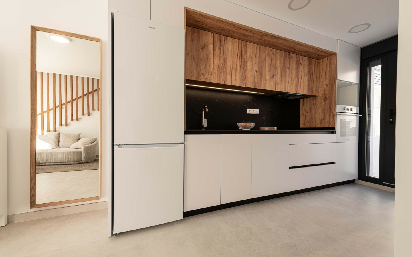 3-bedroom Townhouse In Cox, Spain (178 M²)