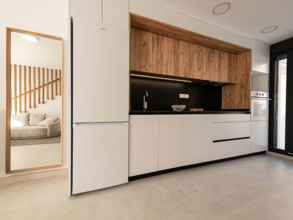 3-bedroom Townhouse In Cox, Spain (178 M²)