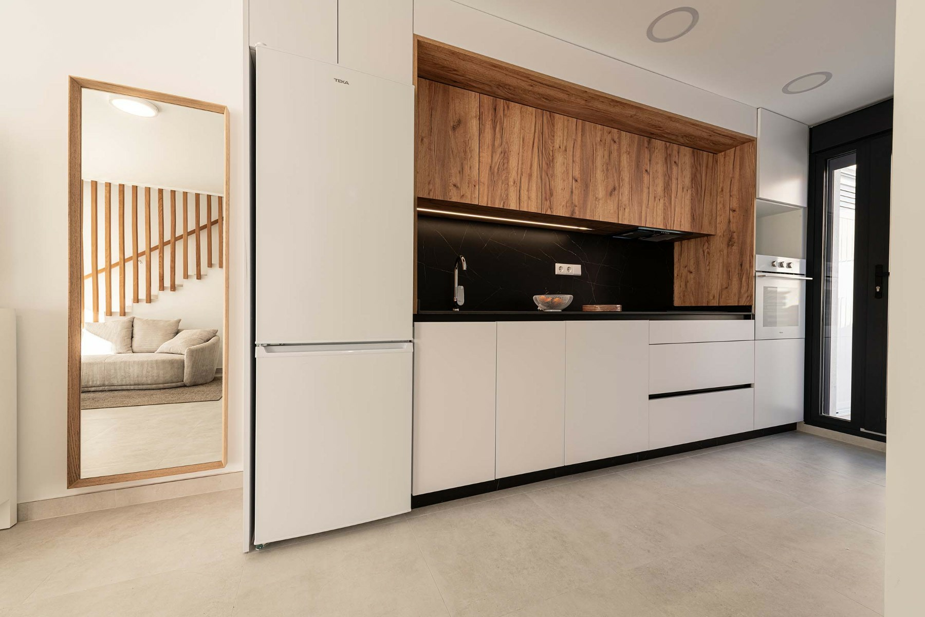 o_1jiffl9f240k2nt17un17lep612f-5555a8 3-bedroom Townhouse In Cox, Spain (178 M²)