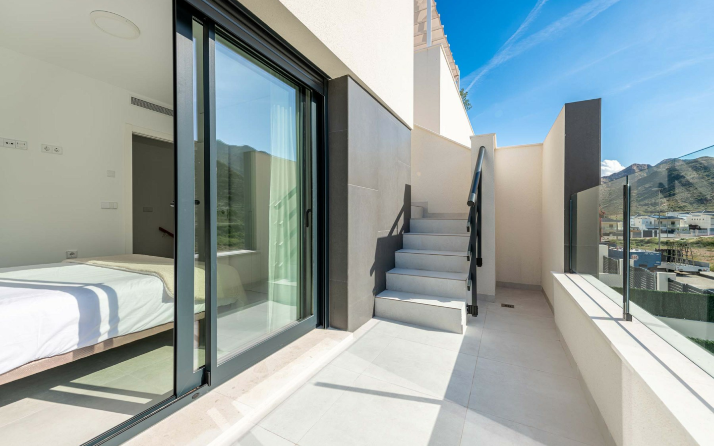 3-bedroom Townhouse In Cox, Spain (178 M²)