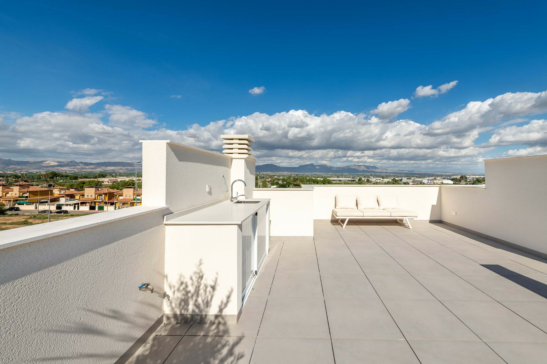 o_1jiffl9f2h8a1eu71sfjsk18rs2p-b21a8d 3-bedroom Townhouse In Cox, Spain (178 M²)