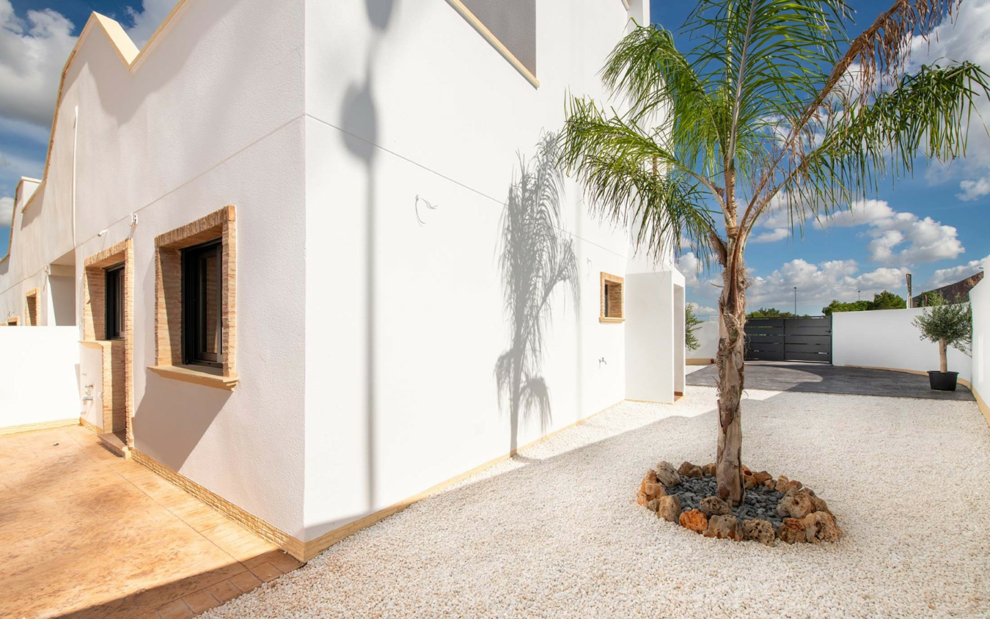 3-bedroom Detached Villa In Cox, Spain (193 M²)