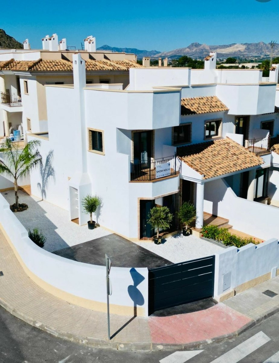 o_1jifiojh816b2uhg14fh85n7371t-852896 3-bedroom Detached Villa In Cox, Spain (193 M²)