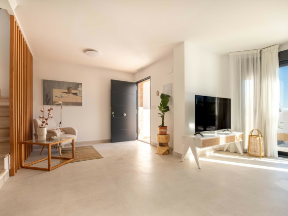 3-bedroom Detached Villa In Cox, Spain (193 M²)