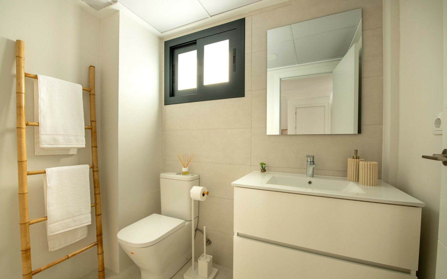 3-bedroom Detached Villa In Cox, Spain (193 M²)