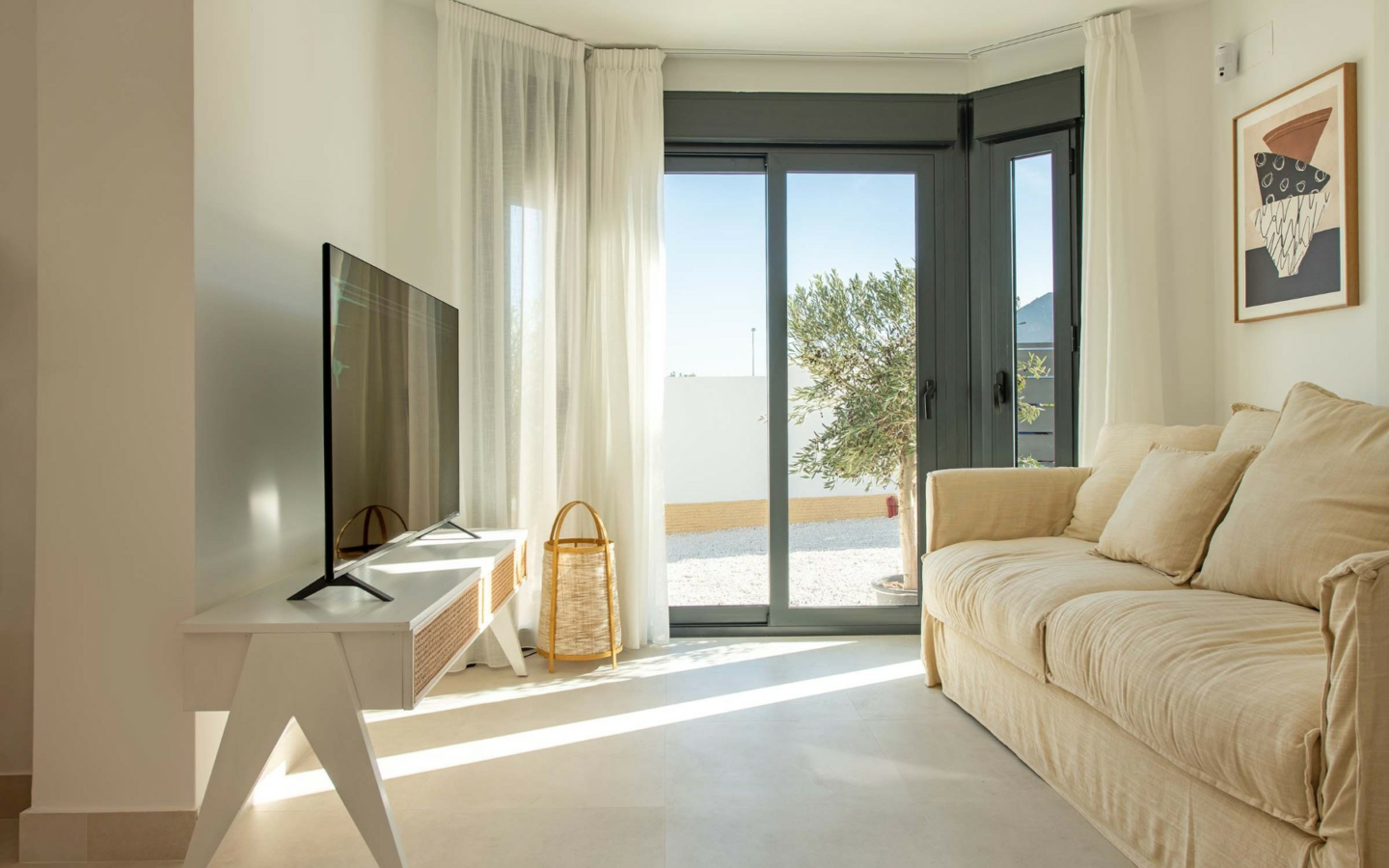 3-bedroom Detached Villa In Cox, Spain (193 M²)