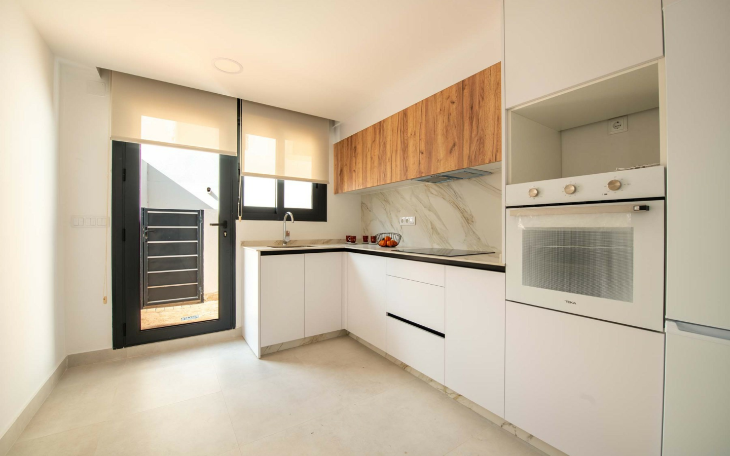 3-bedroom Detached Villa In Cox, Spain (193 M²)