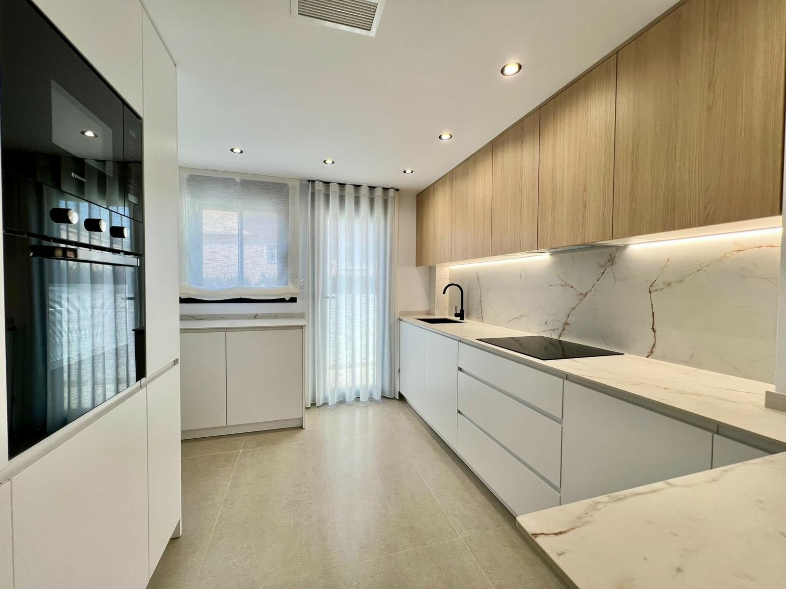 o_1jiseebpv17ei5qs1rg2i6cg5j3b-d3eac5 3-bedroom Townhouse In Benferri, Spain (192 M²)